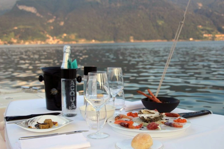 Bootsfahrt mit Wein- und Essensverkostung ab Garda